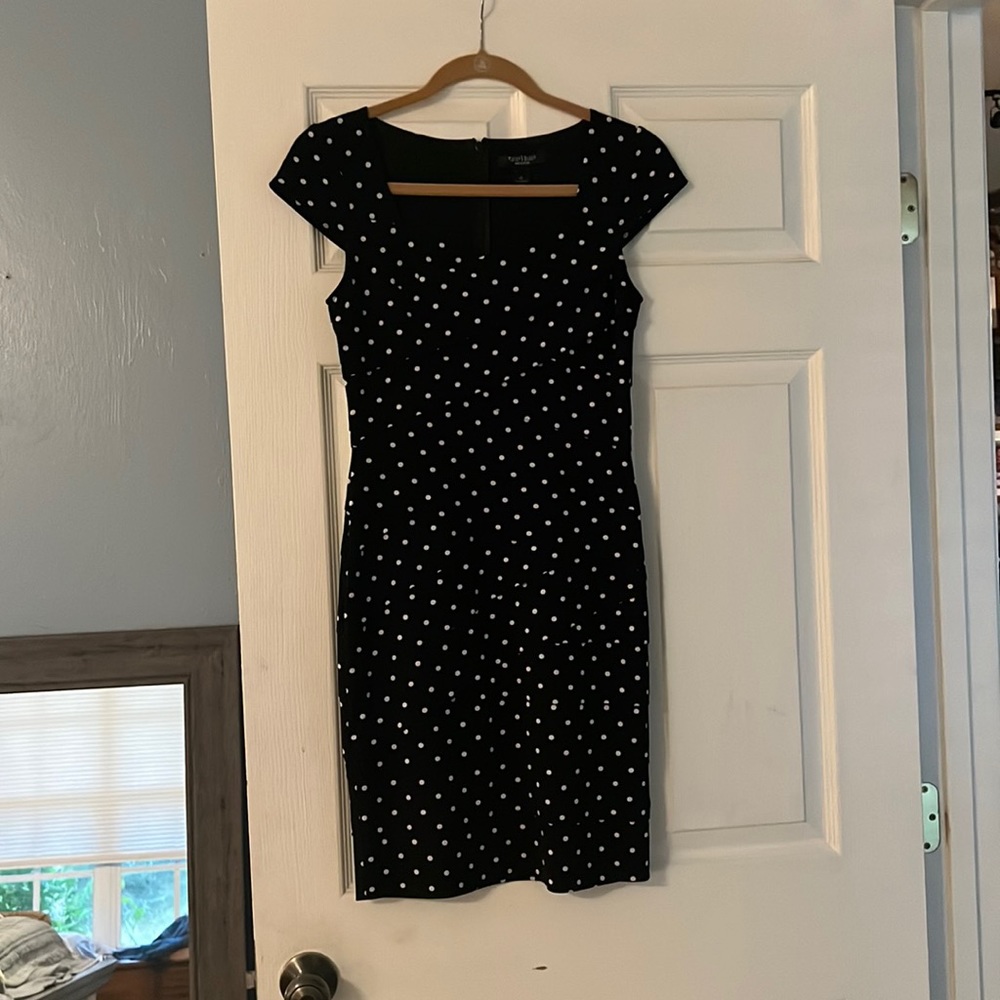 White House black market pools dot body con dress. Size 6P